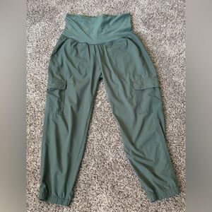 Old Navy women’s maternity joggers